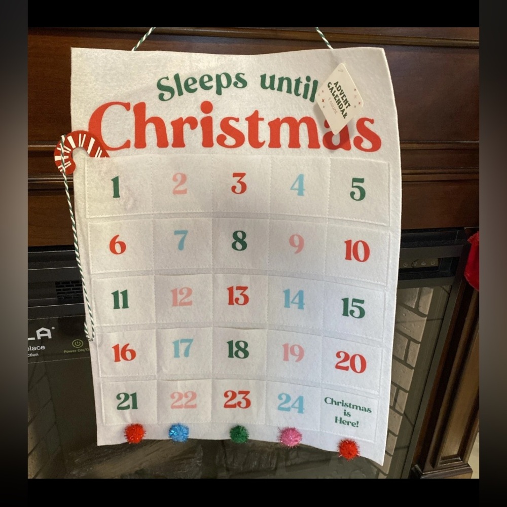 NWT hanging heavy felt Christmas Advent Calendar peppermint theme 15”x20”